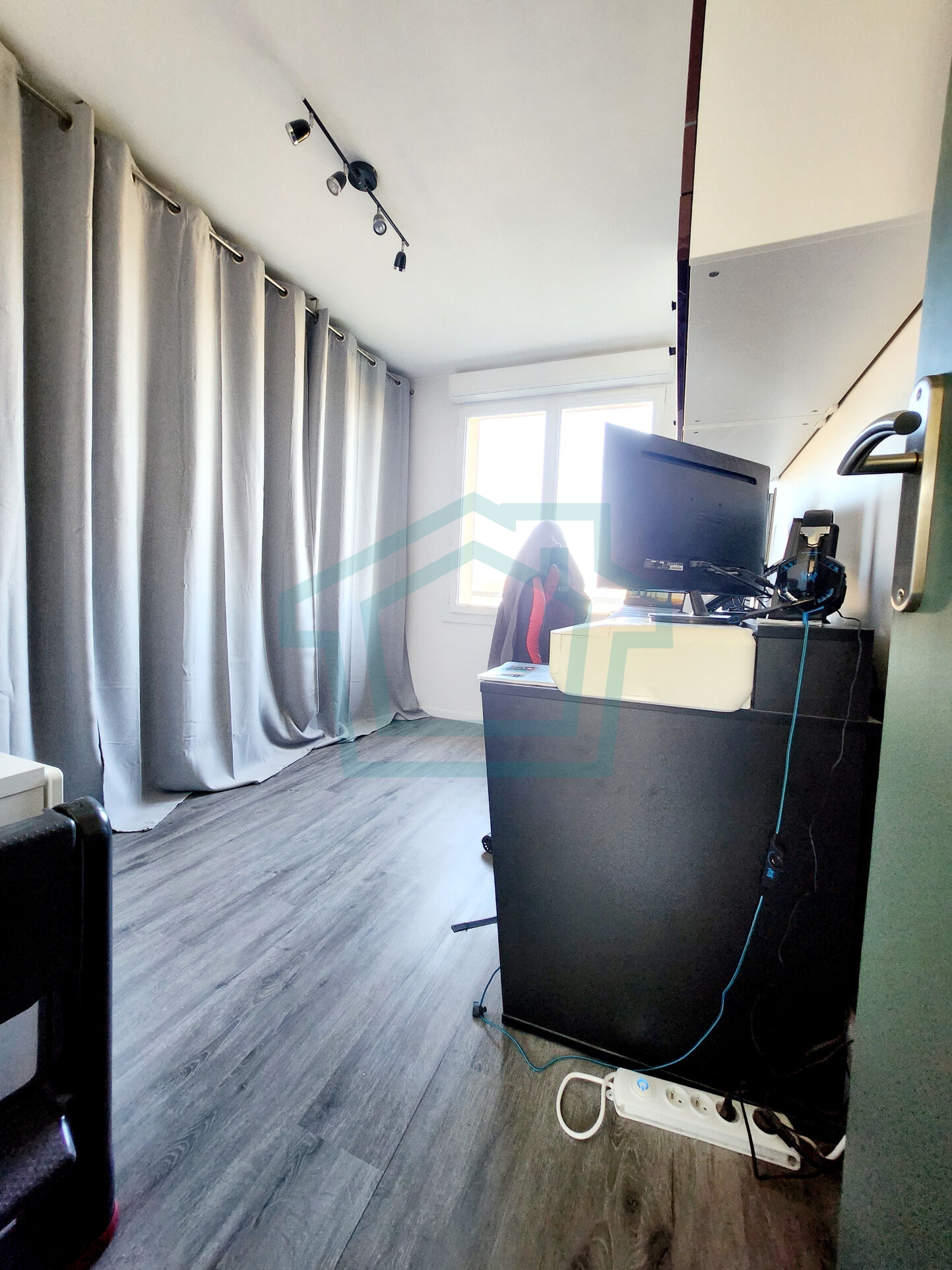 Photo 8