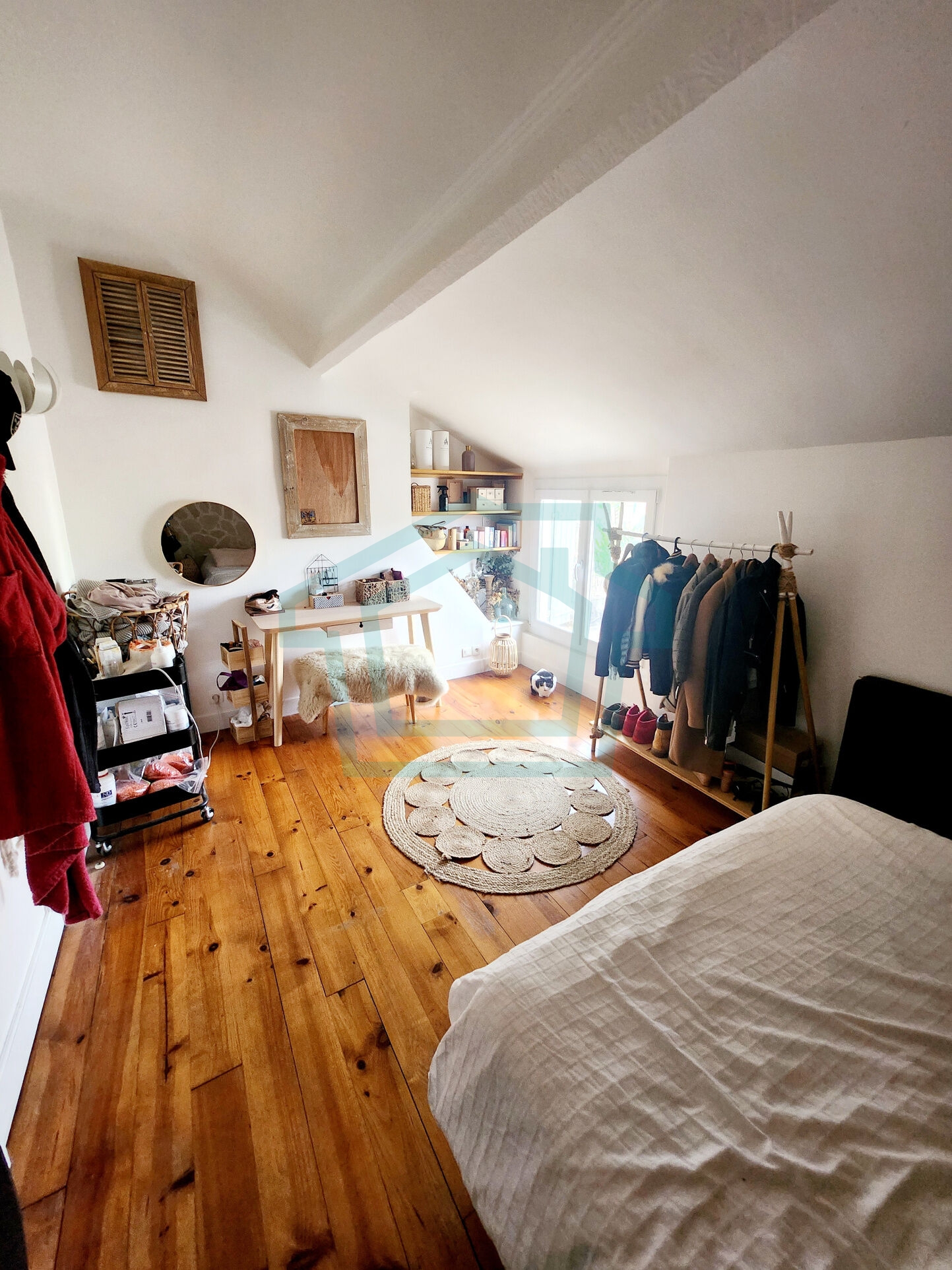 Photo 8