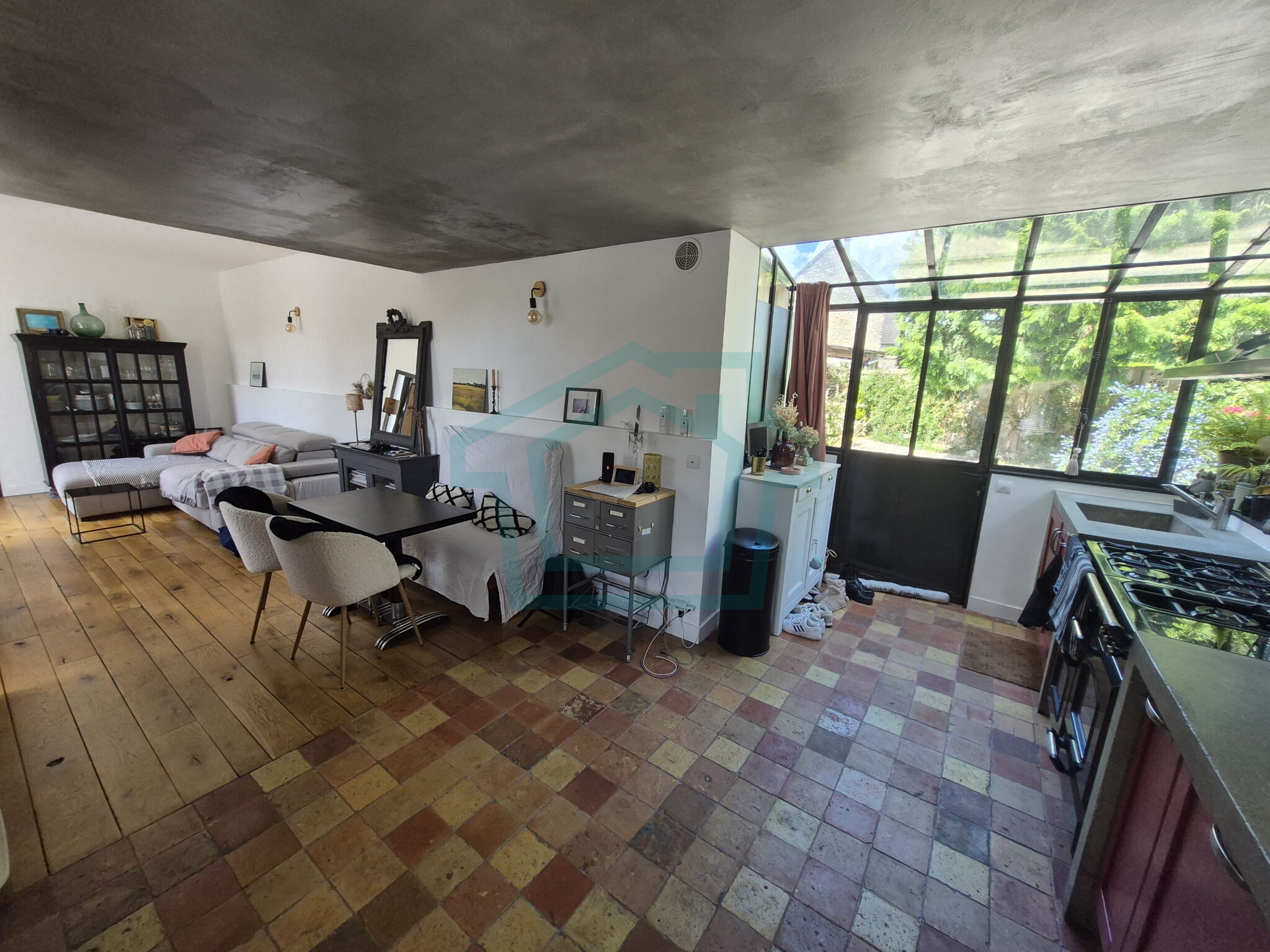 Photo 8