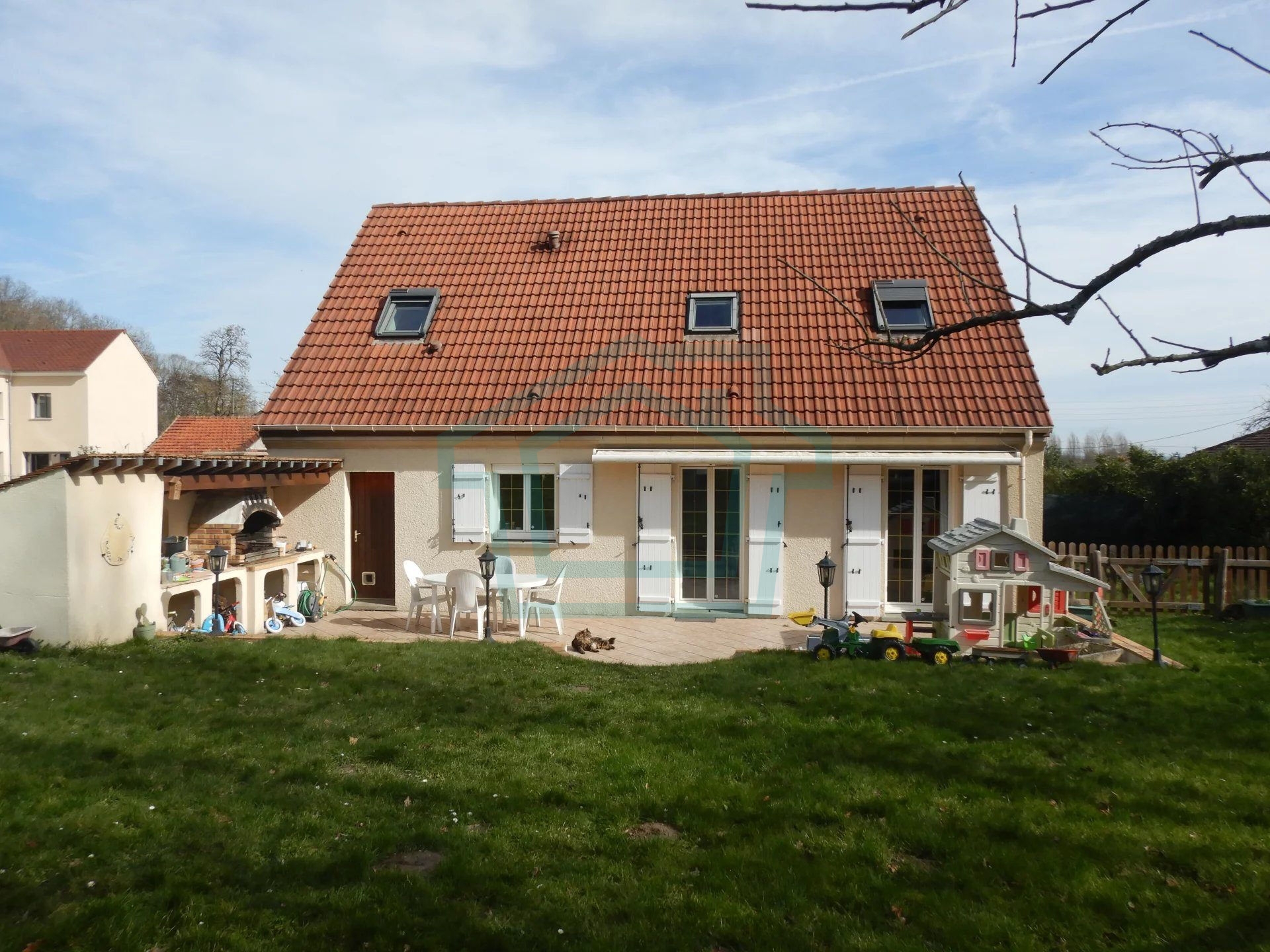 Photo 1